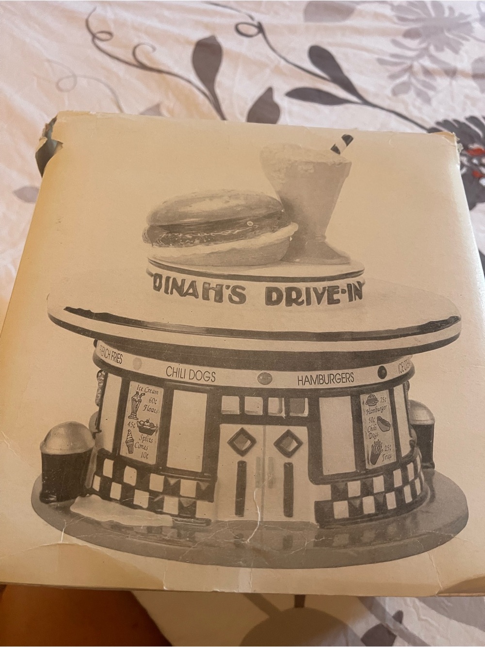 Department 56 Vintage Diner Figurine in Cream and Black